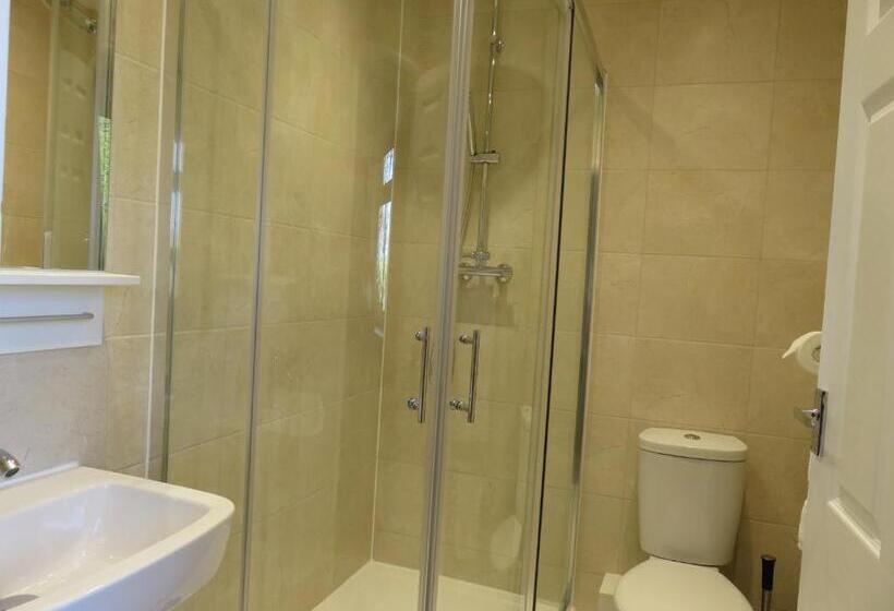 标准间, Cherry Lodge