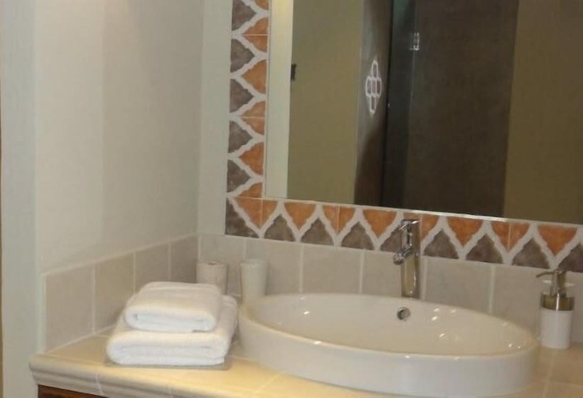 סוויטה, Chambres Du Vieux Bistrot