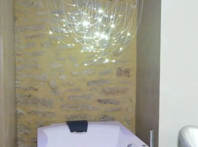 バスタブ付きスタンダードルーム, Chambres Du Vieux Bistrot