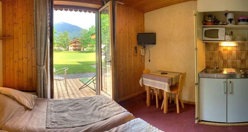 스탠다드 스튜디오, Résidence La Cour