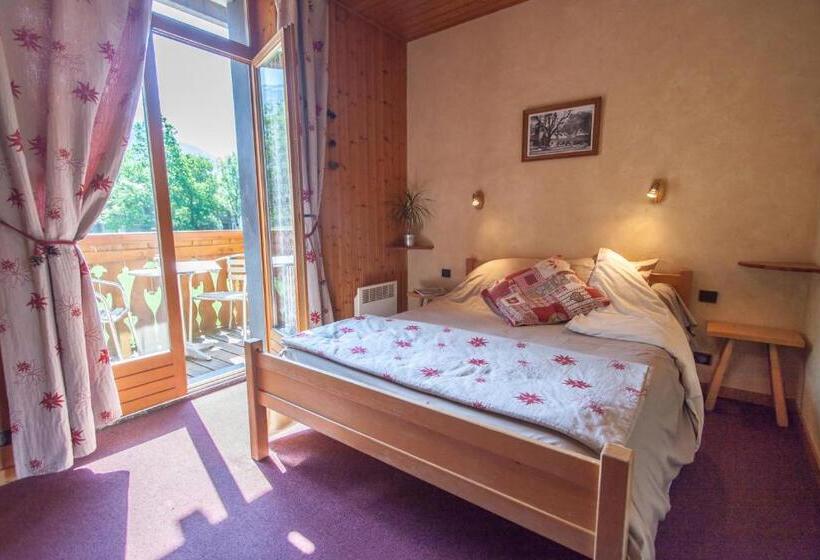 스탠다드 스튜디오, Résidence La Cour