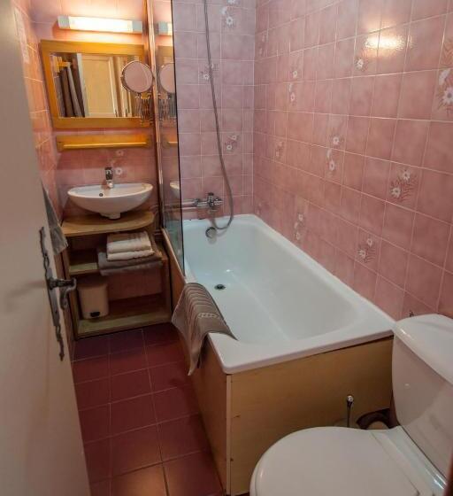 스탠다드 스튜디오, Résidence La Cour