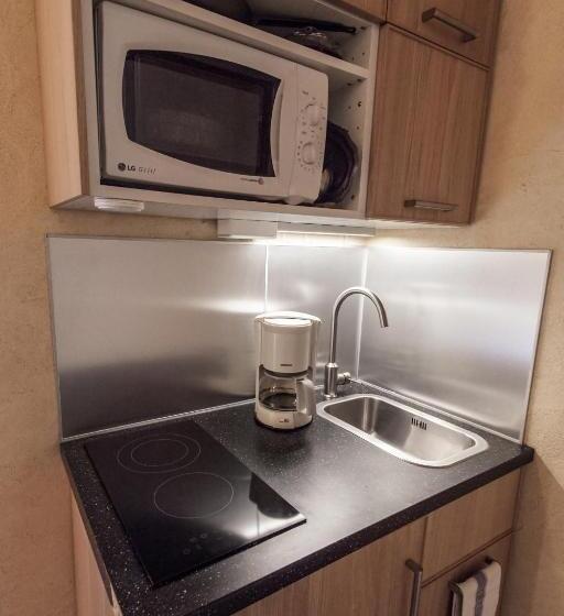 스탠다드 스튜디오, Résidence La Cour