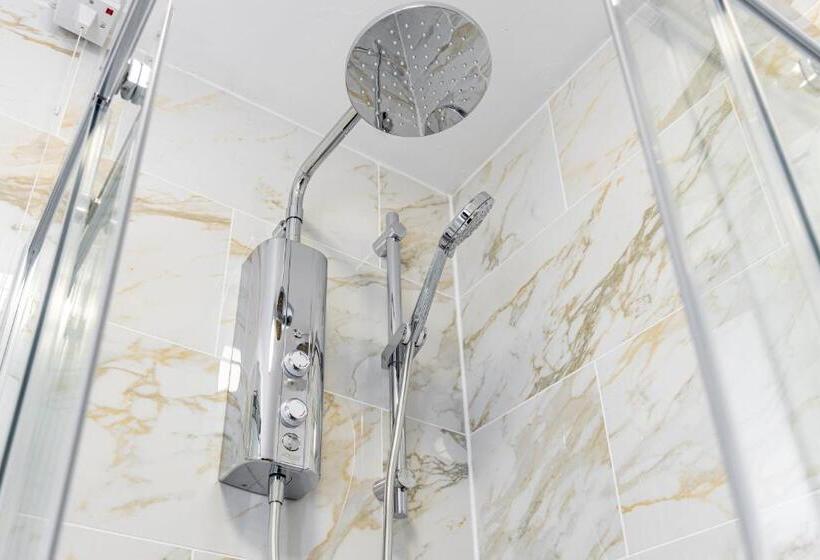 חדר דלוקס, Whichcote Arms