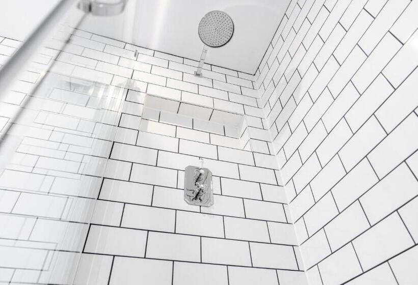 חדר דלוקס, Whichcote Arms