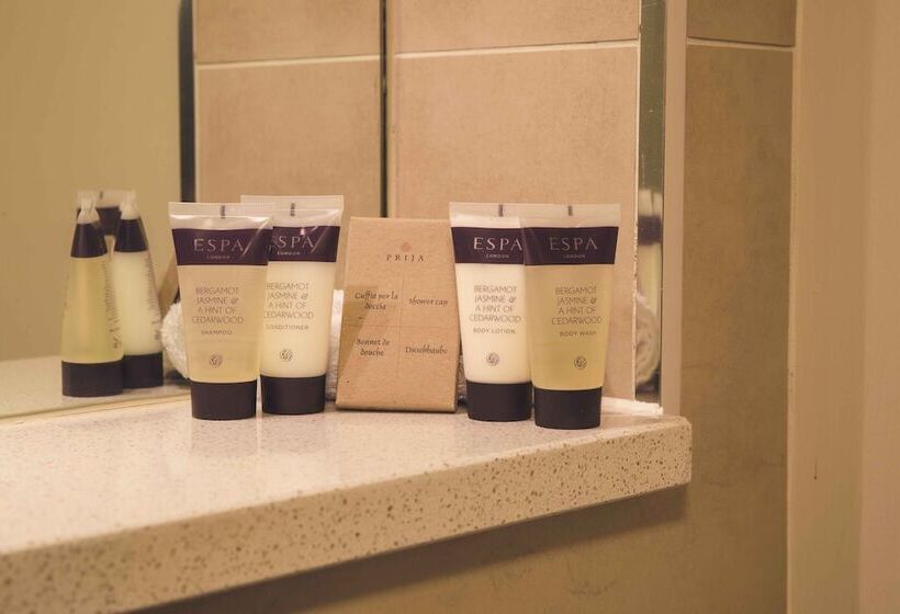 标准间, The Stag On The River