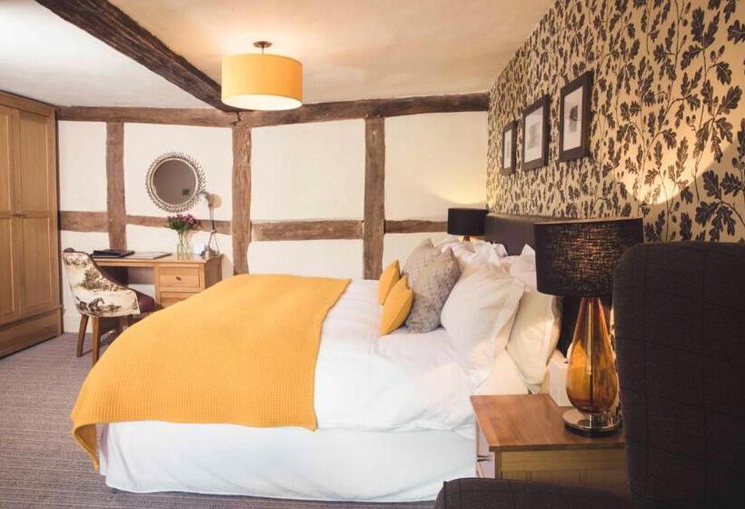 家庭间, The Stag On The River