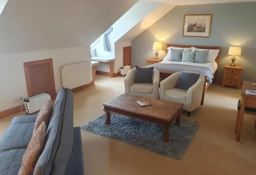 Deluxe Suite King Bed, Appin Bay View