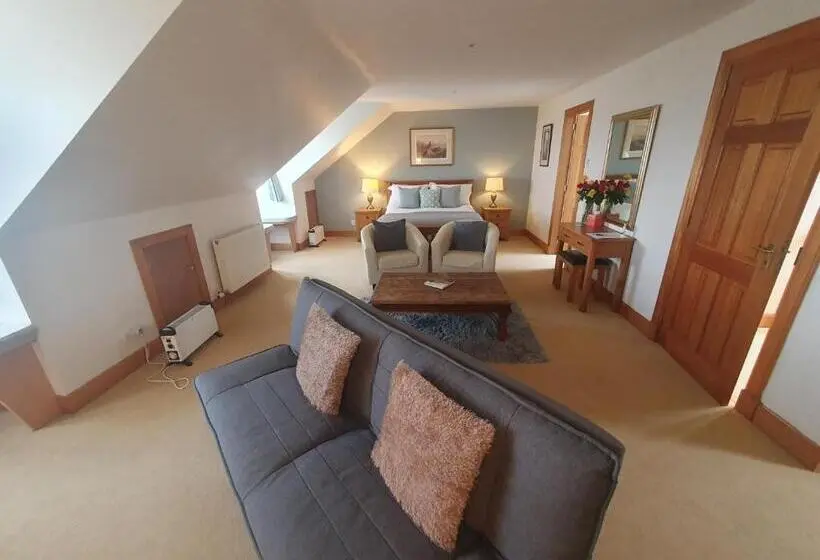 Deluxe Suite King Bed, Appin Bay View