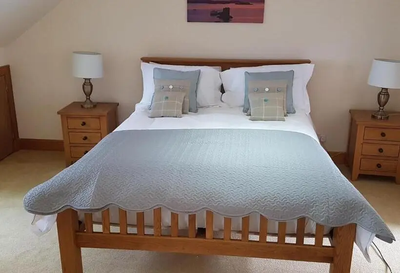 Deluxe Suite King Bed, Appin Bay View