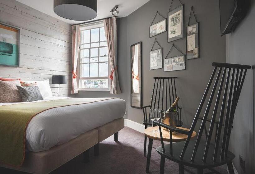 带大床的标准间, Chainlocker