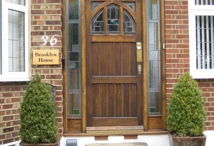 デラックスルーム, Brooklyn House