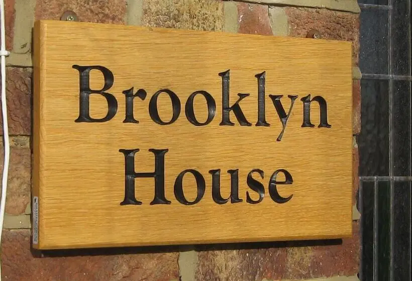 デラックスルーム, Brooklyn House