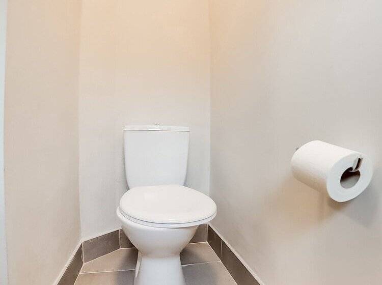 סטודיו דלוקס, The Old Bank