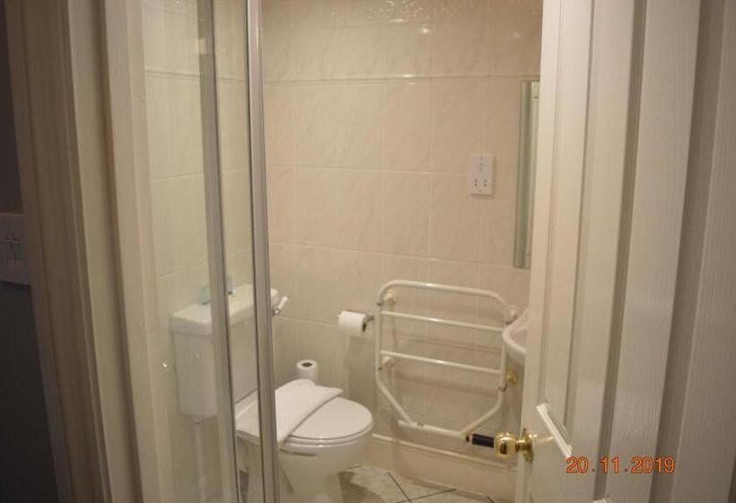 חדר סטנדרט, The Compasses Inn