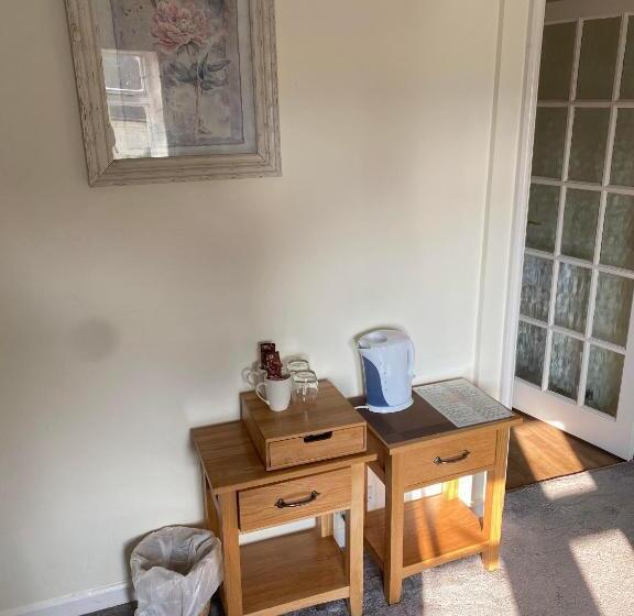 اتاق استاندارد, The Royal Oak