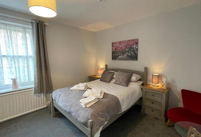 غرفة قياسية, Anglebury House