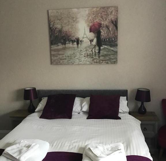 Семейный Номер, Anglebury House