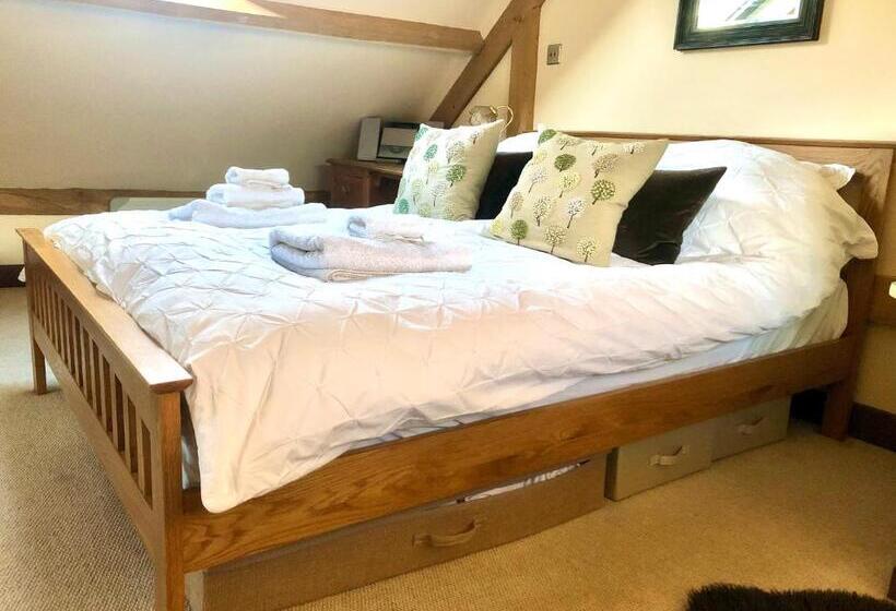 סוויטה משפחתית, Greencourt Loft   The Cotswold Way, Stroud