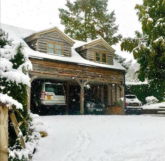 סוויטה משפחתית, Greencourt Loft   The Cotswold Way, Stroud