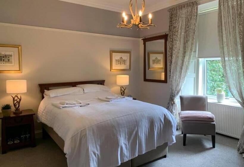 غرفة قياسية مطلّة علي البحيرة, The Shore House