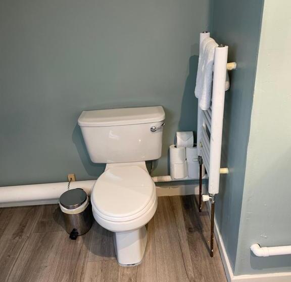 غرفة قياسية رباعية, The Shore House