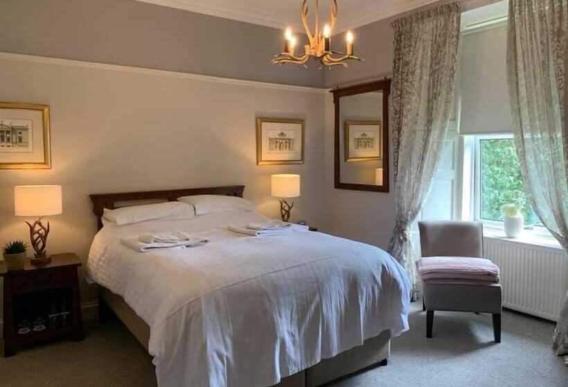 غرفة قياسية مطلّة علي البحيرة, The Shore House