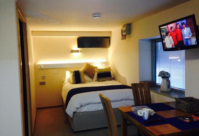 スタンダードスタジオ, York Apart