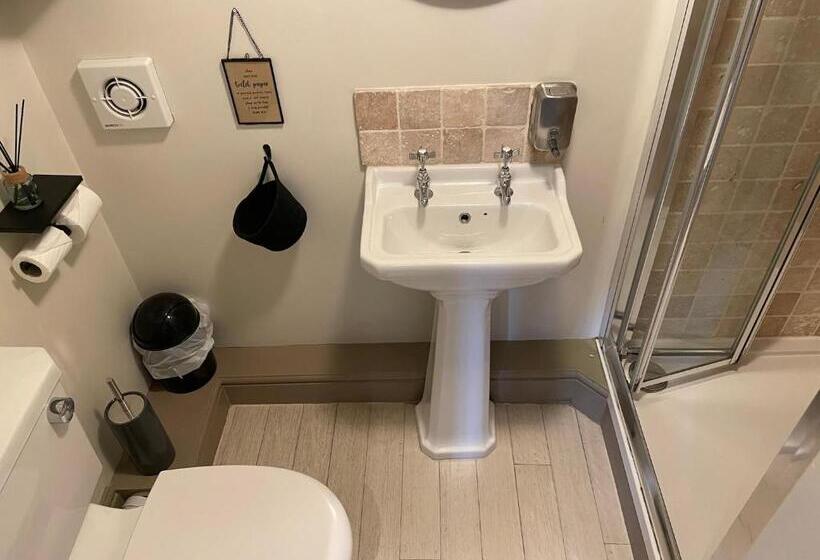 Семейный Номер, The Windmill Inn