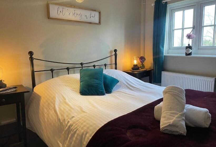 Семейный Номер, The Windmill Inn