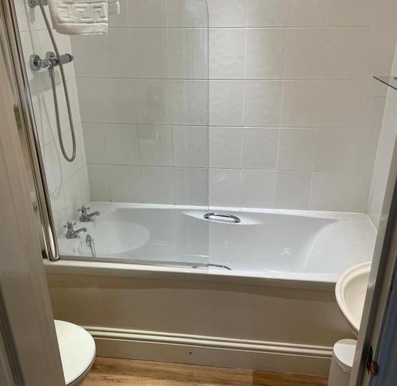 غرفة ديلوكس عائلية, Corncroft Guest House