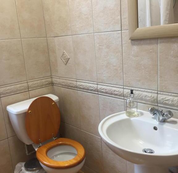 Номер Стандарт Совместная Ванная, The Pines Guest House