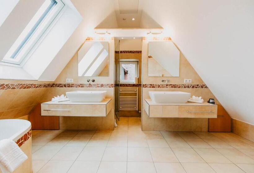 1 Bedroom Apartment Lake View, Strandpension Mäder