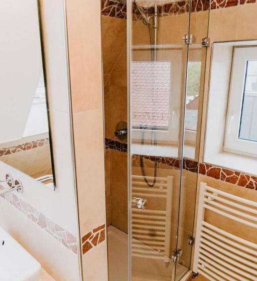 1 Bedroom Apartment Lake View, Strandpension Mäder