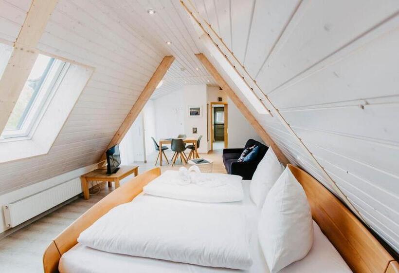 1 Bedroom Apartment Lake View, Strandpension Mäder