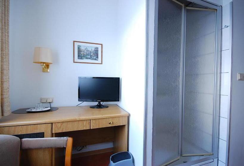 اتاق استاندارد یک نفره, Haus Isenburg
