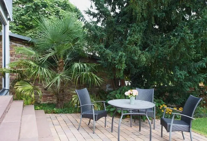 آپارتمان 1 خوابه با چشم‌انداز باغ, 1463 Apartmenthaus