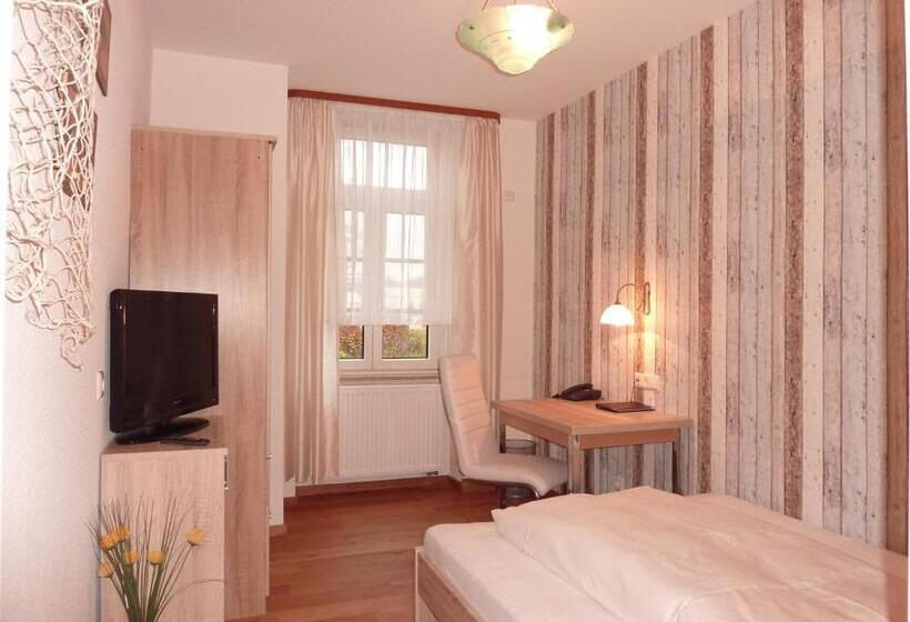 带特大床的标准间, Historisches Genusshotel Löwen