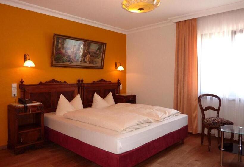 舒适三人间, Historisches Genusshotel Löwen