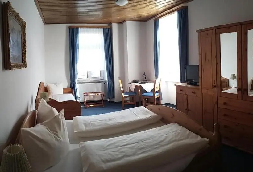 コンフォートトリプルルーム, Historisches Genusshotel Löwen
