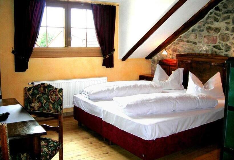 Полулюкс, Historisches Genusshotel Löwen