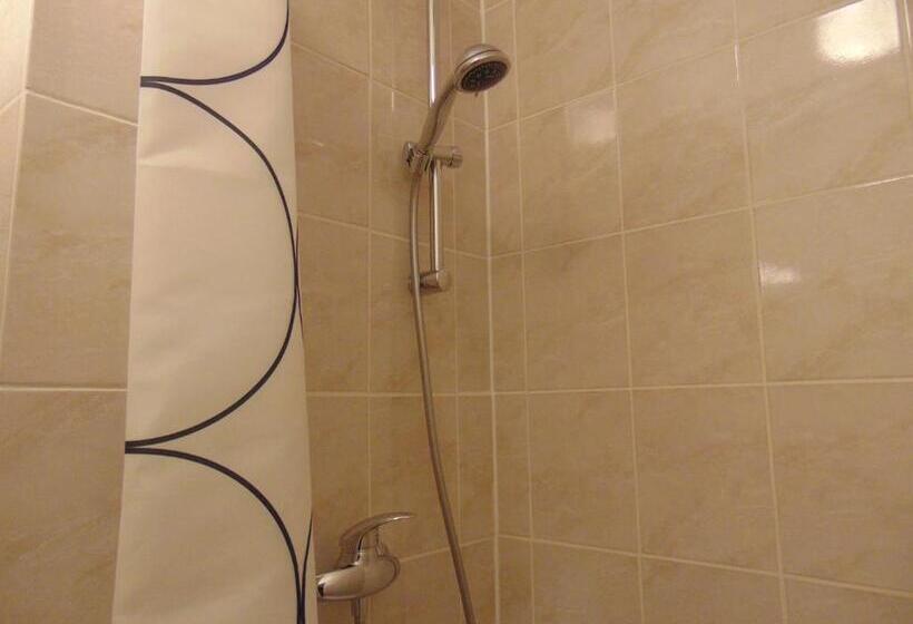 דירת שני חדרים, Gasthaus Rebstock