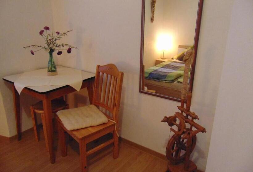 דירת שני חדרים, Gasthaus Rebstock