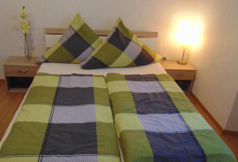 דירת שני חדרים, Gasthaus Rebstock