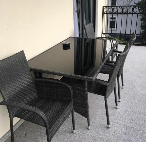 Huoneisto 1 Makuuhuone, Merkel Villa Apartamente