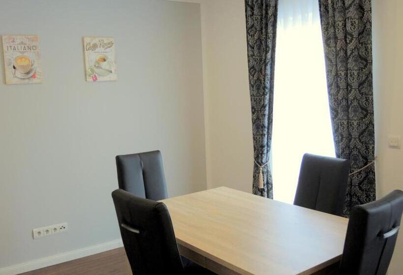Apartamento 1 Dormitório, Merkel Villa Apartamente