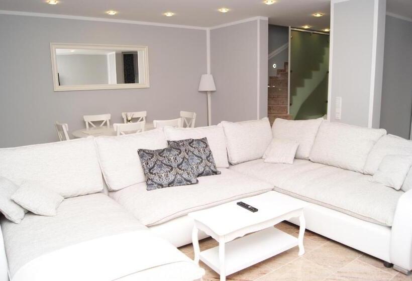 Apartamento Dúplex 1 Dormitório, Merkel Villa Apartamente