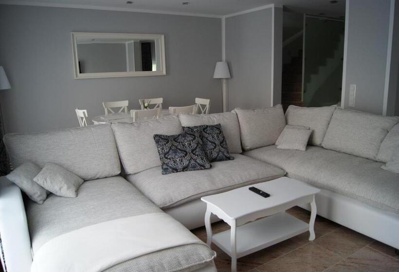 Duplex-huoneisto 1 Makuuhuone, Merkel Villa Apartamente