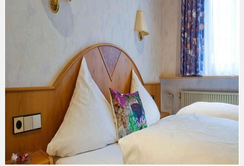 Номер Стандарт с Балконом, Gästehaus Herrmann