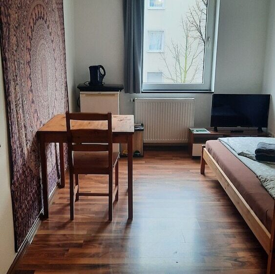 חדר סטנדרט יחיד, Mitte24